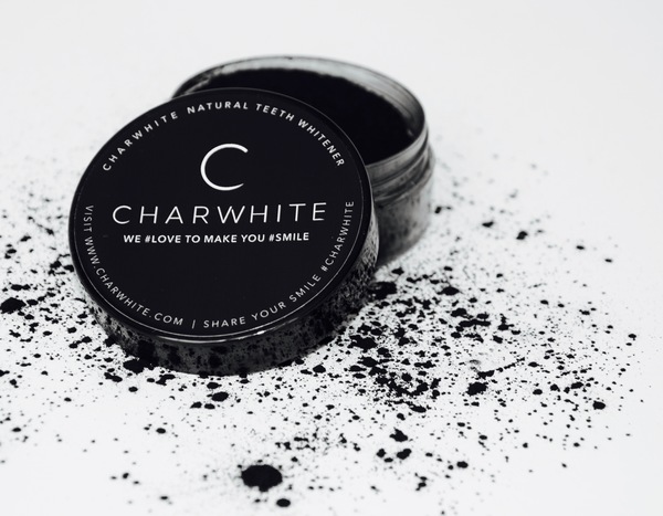 mooie witte tanden met Charwhite