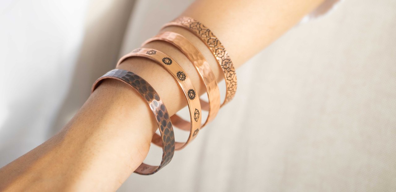Koperen armband: wat doet koper eigenlijk?